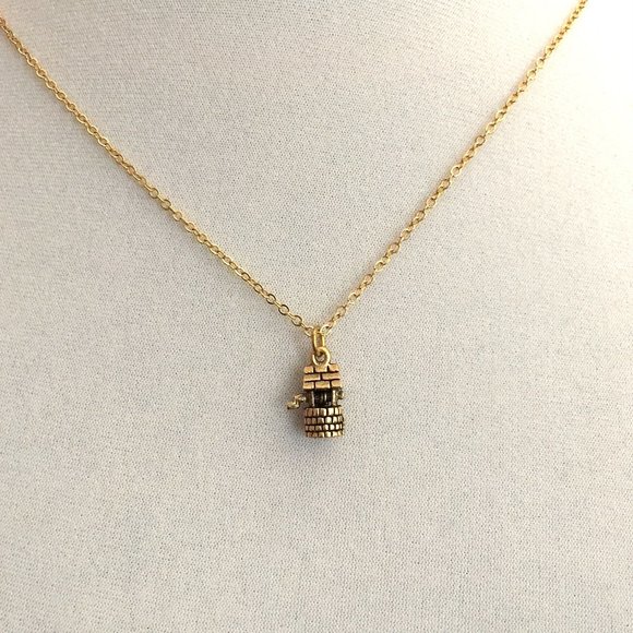 Miniature Gold Wishing Water Well Tiny Charm Pendant Gift Necklace - Picture 2 of 6